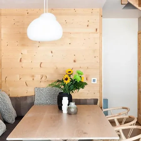 Grand Duplex With Sauna And View 아파트 *