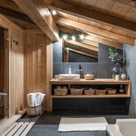Grand Duplex With Sauna And View 아파트 *